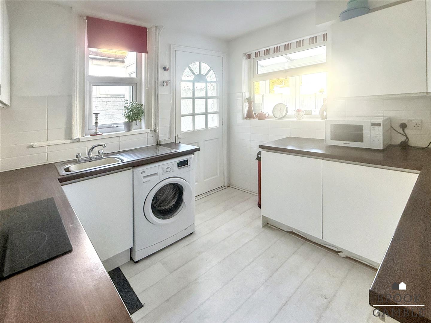 2 Bedroom House - Terraced. Beamsley Road in Eastbourne,  9